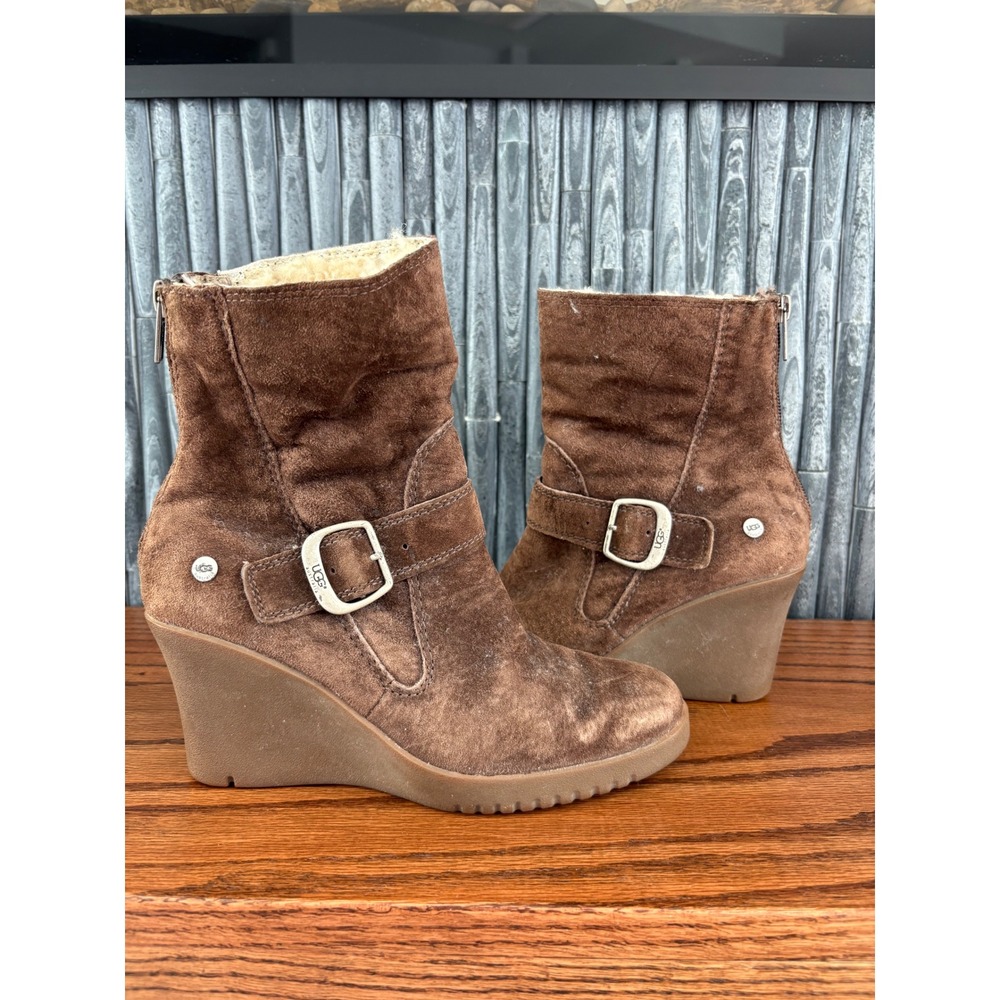 UGG Australia Amoret Brown Suede Wedge Ankle Boots Buckle Back Zip 5593 Womens 6